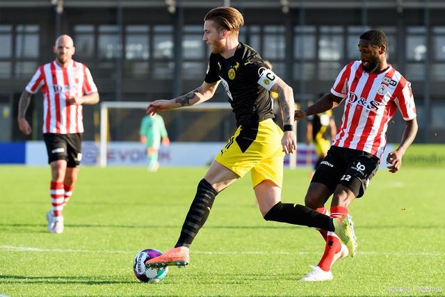 她的表现早 她的表现早